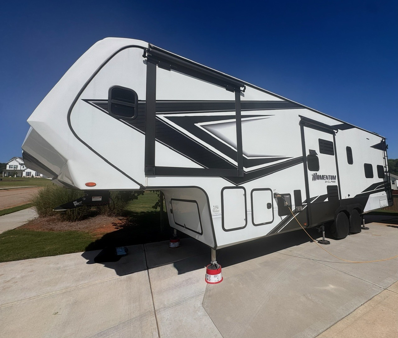 2023 Grand Design MOMENTUM G-CLASS 320G in jefferson GA