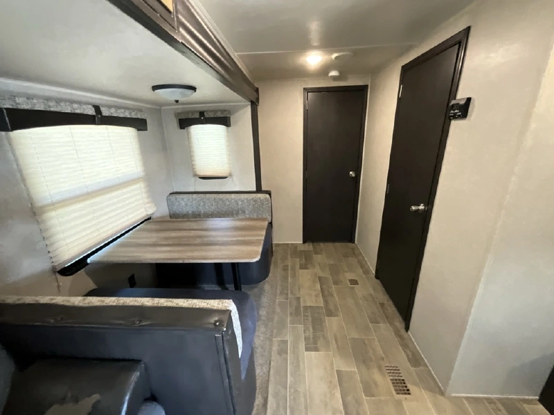 2018 FOREST RIVER PALOMINO PUMA 25RKSS