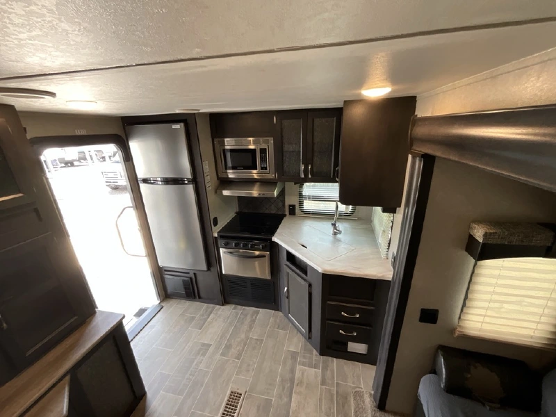 2018 FOREST RIVER PALOMINO PUMA 25RKSS