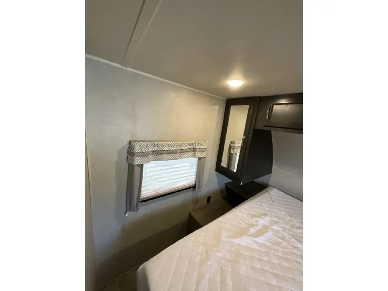 2018 FOREST RIVER PALOMINO PUMA 25RKSS
