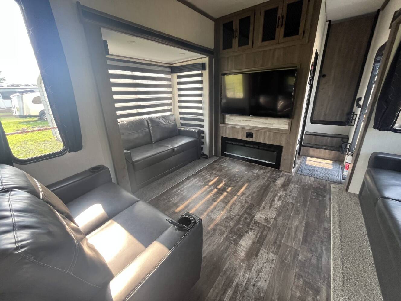 A photo of this 2022 Forest River SABRE 37FBT