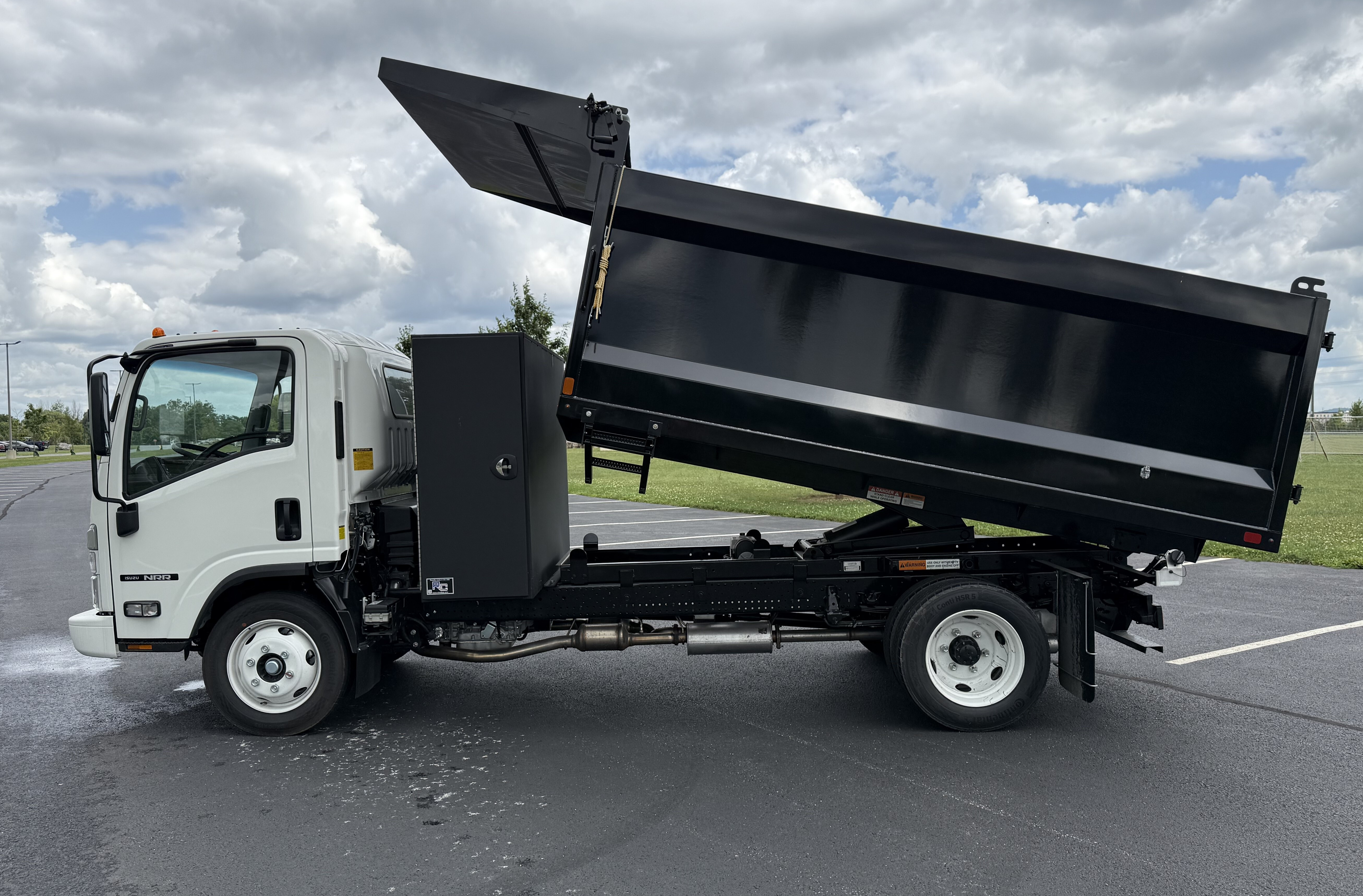 2026 ISUZU NRR in Luzerne, PA