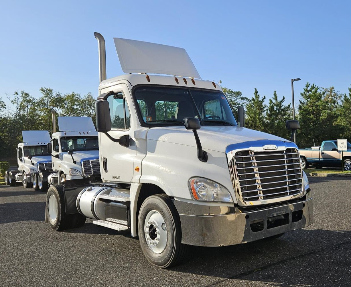 2016 FREIGHTLINER CASCADIA 125 in New Castle, DE