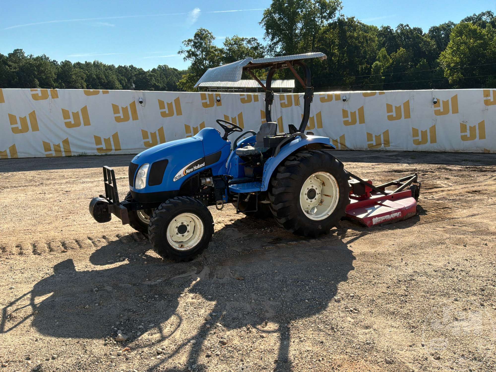 2004 NEW HOLLAND TC35A in Pelzer, SC