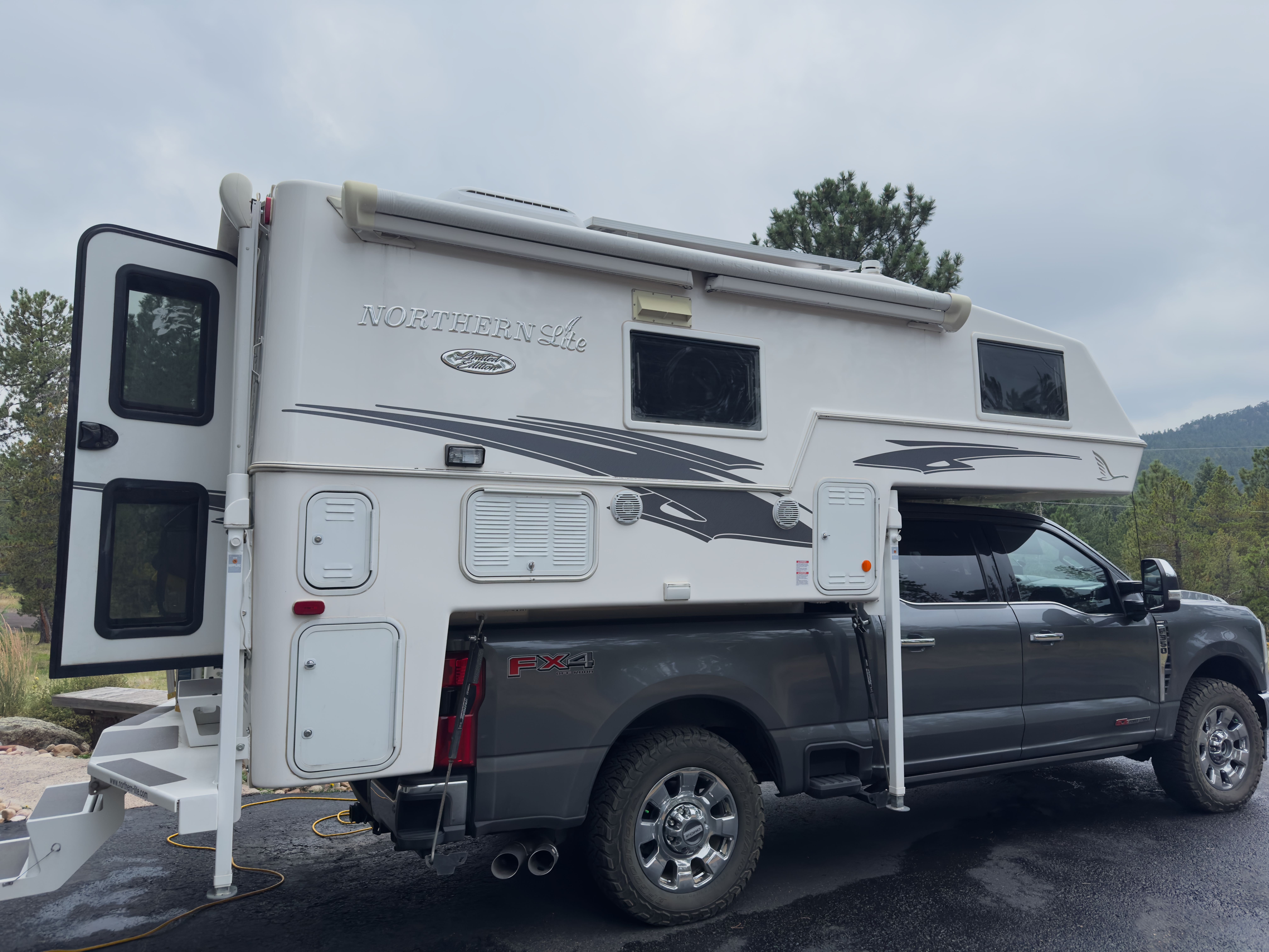 2024 Northern Lite 8-11 EXLEWB RV