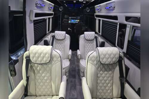 2027 Ultimate Toys COACH 170 STD in loveland OH