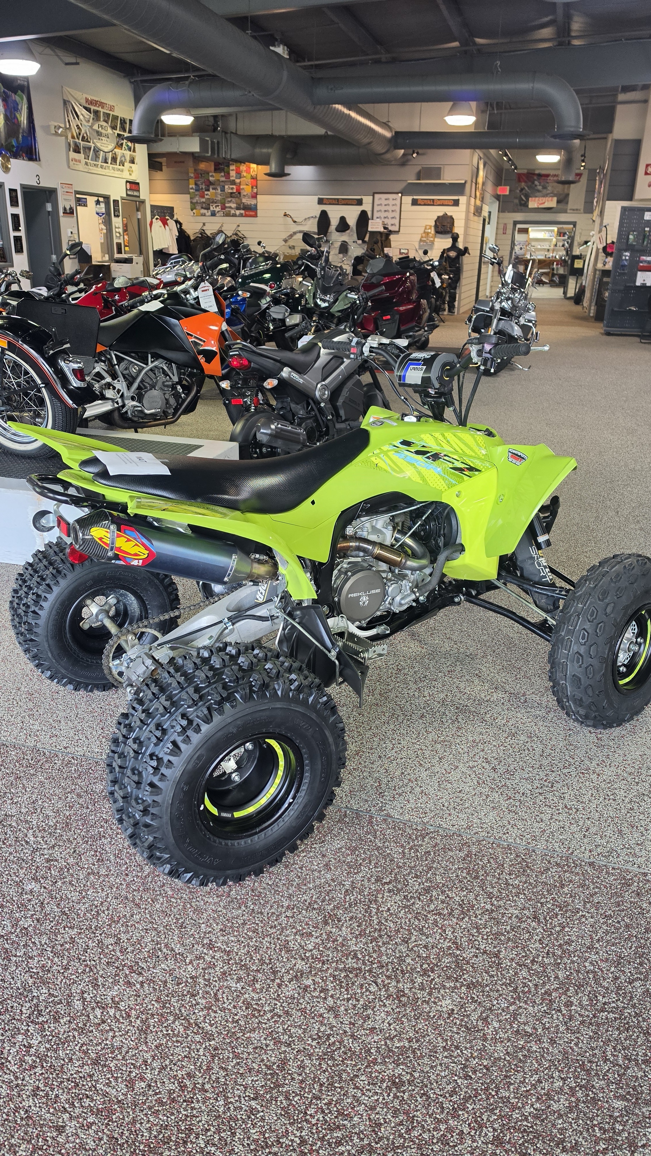 2025 Yamaha YFZ450R SE in bear DE