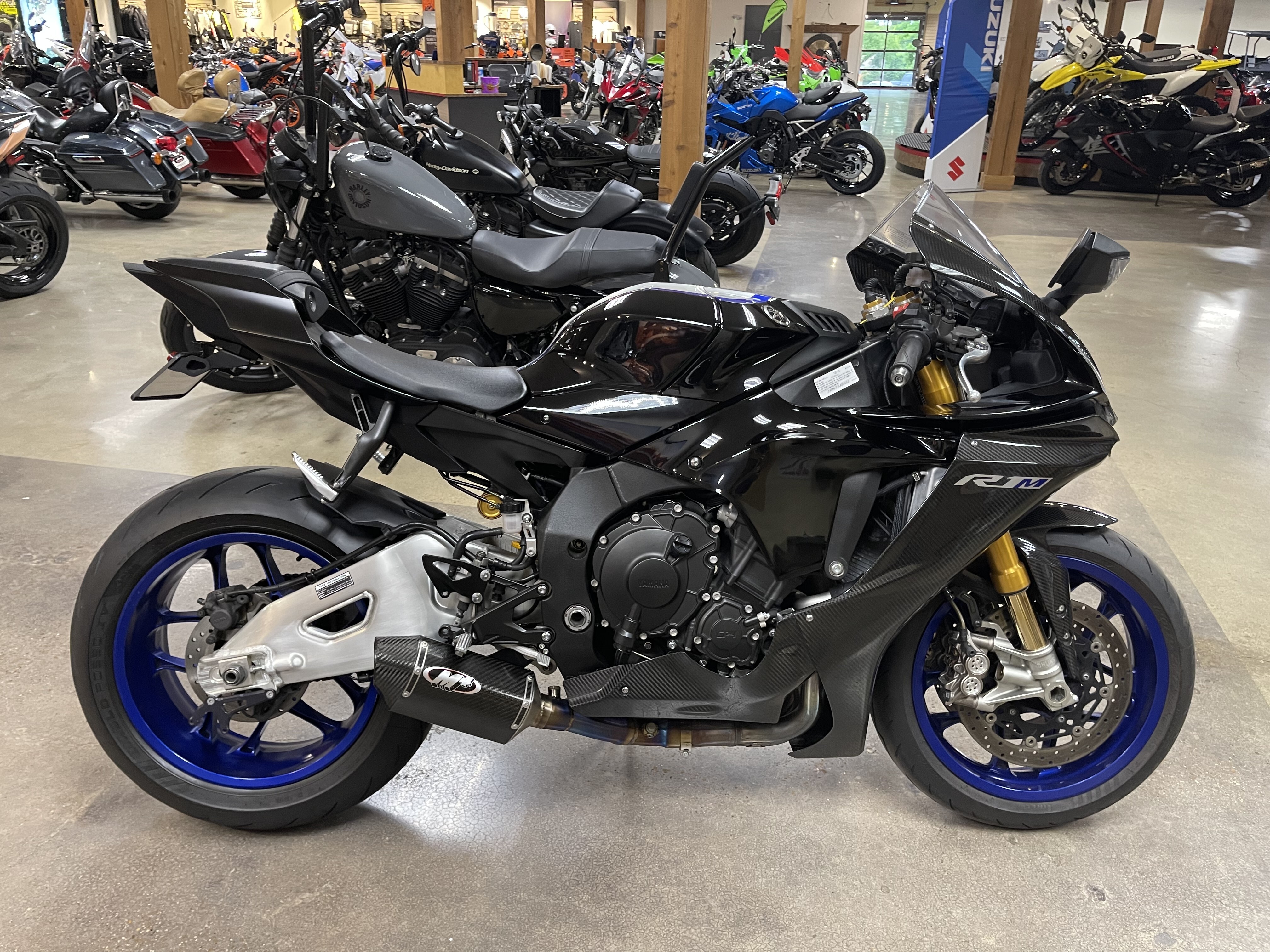 2020 Yamaha YZF-R1M R1M in Ridgeland, MS