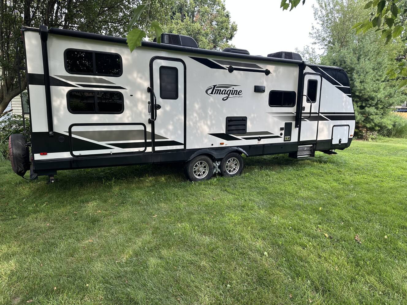 A photo of this 2021 Grand Design IMAGINE 2800BH