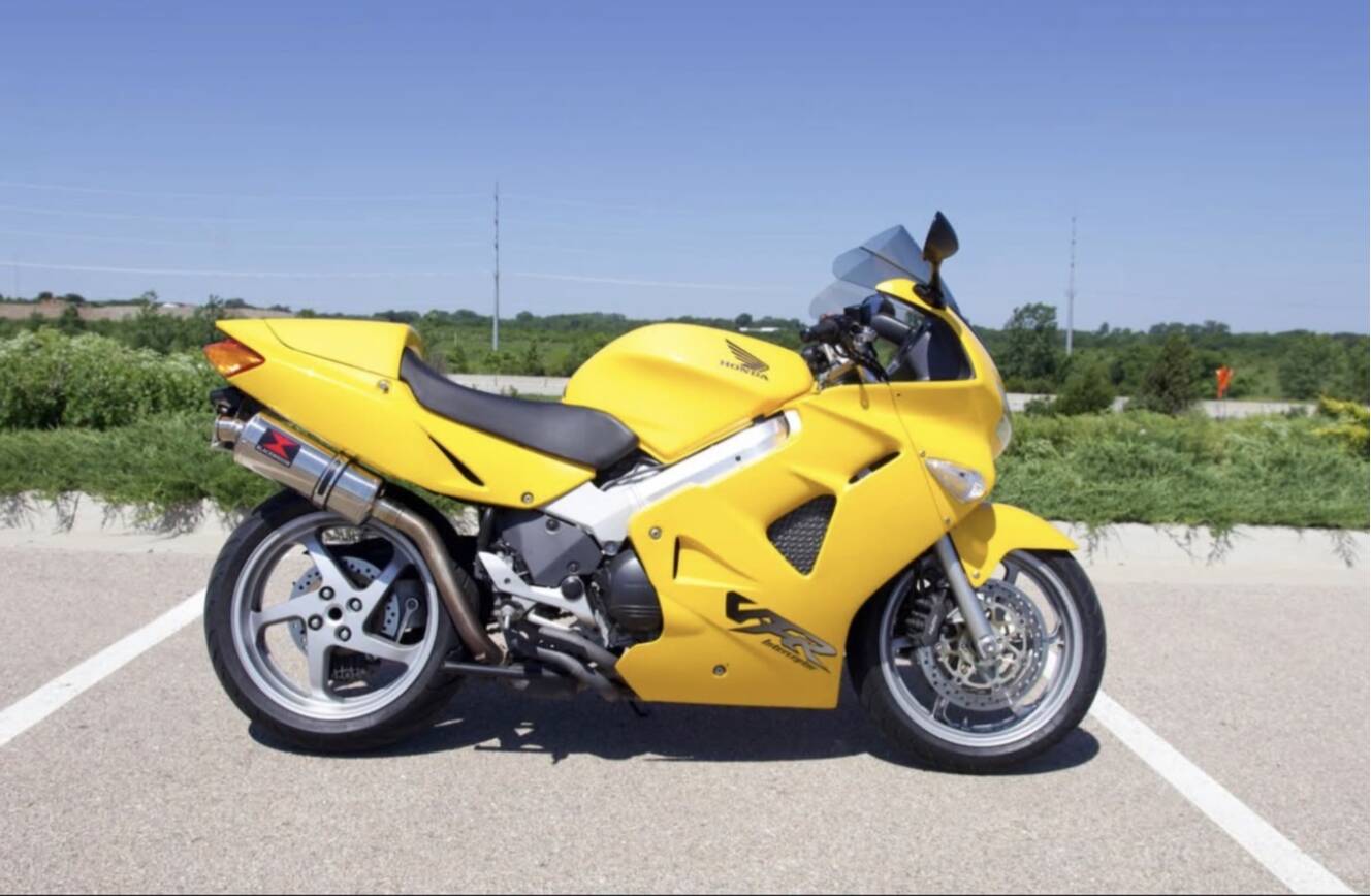 A photo of this 2000 Honda VFR 800