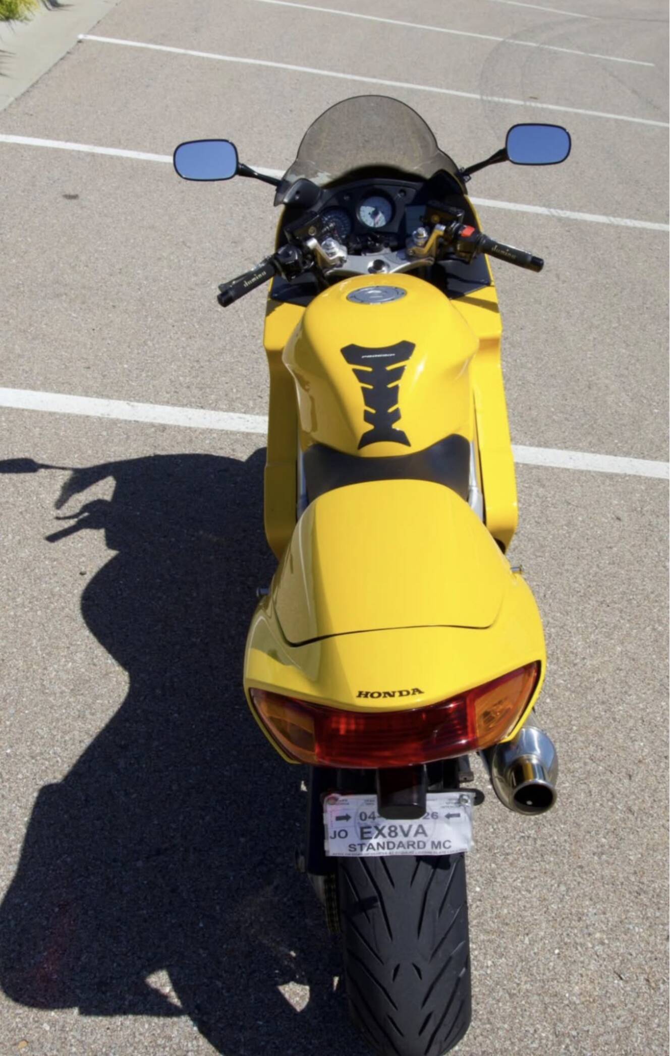 A photo of this 2000 Honda VFR 800