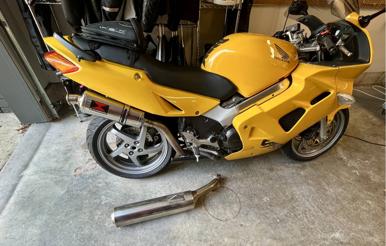 A photo of this 2000 Honda VFR 800