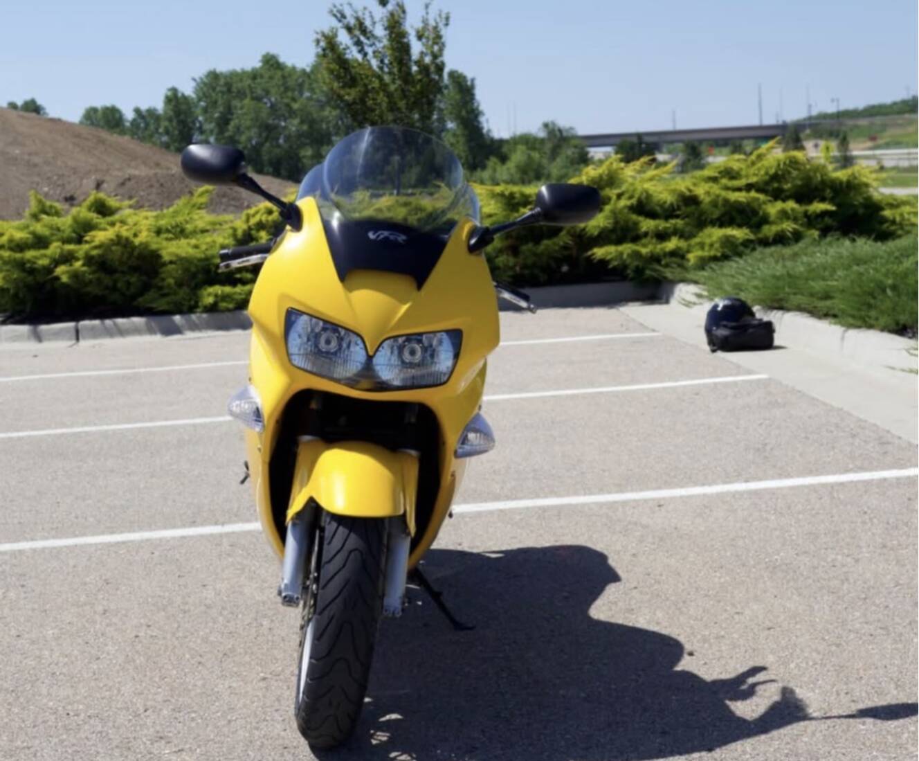 A photo of this 2000 Honda VFR 800
