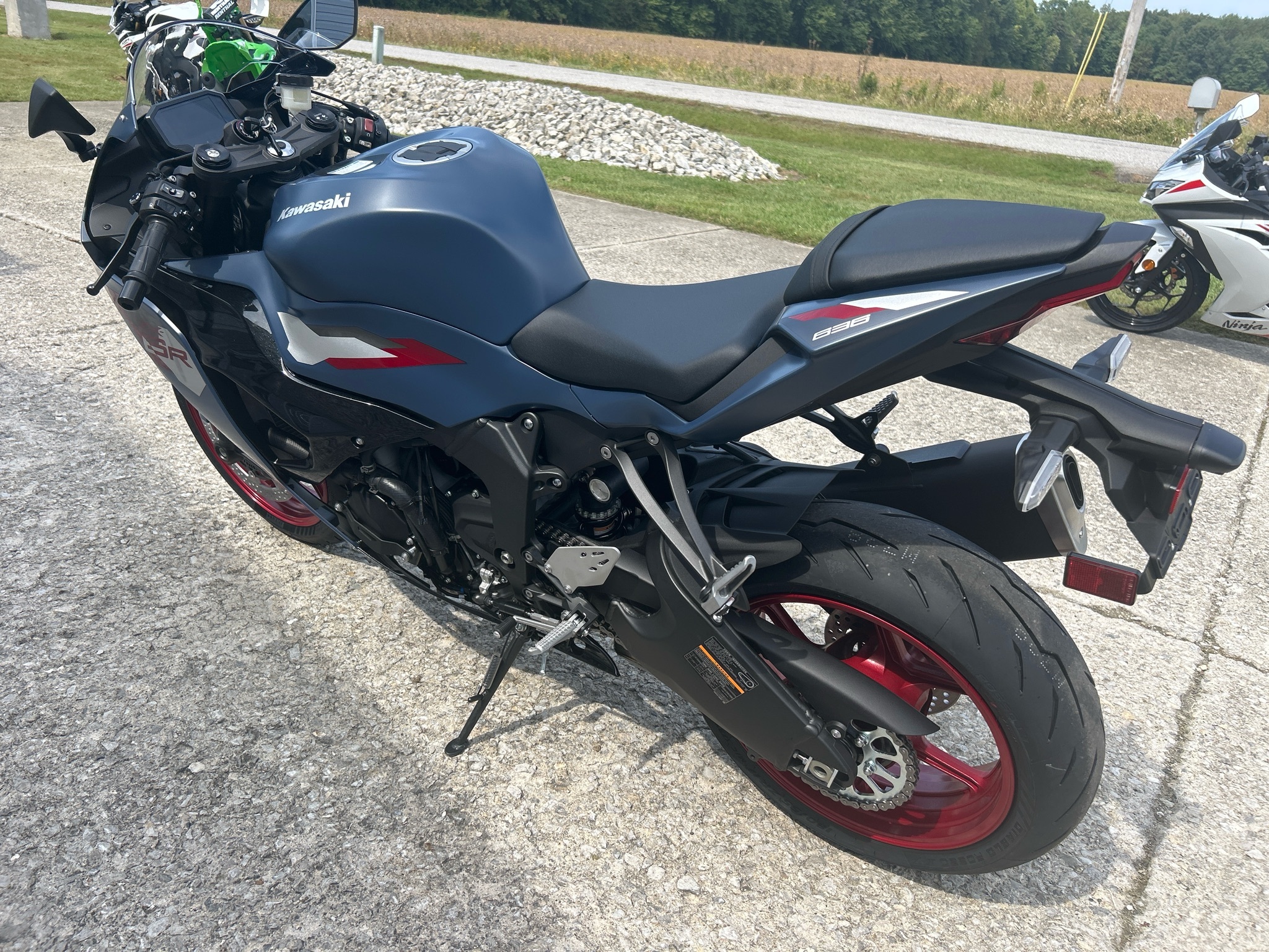 2027 Kawasaki Ninja® ZX™-6R BASE in Versailles, IN