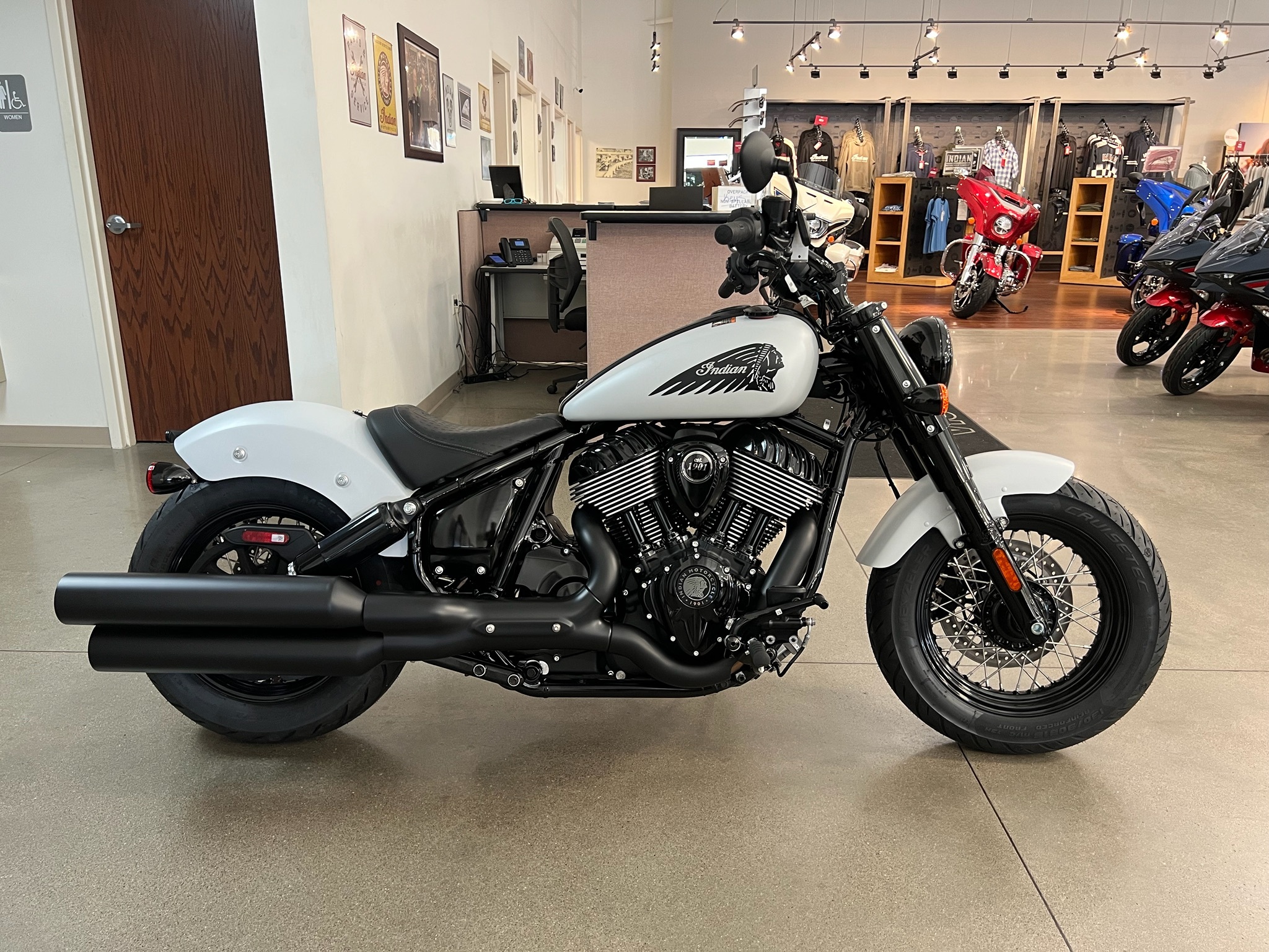 2026 Indian Motorcycle Chief Bobber Dark Horse® BOBBER DARK HORSE in Bettendorf, IA