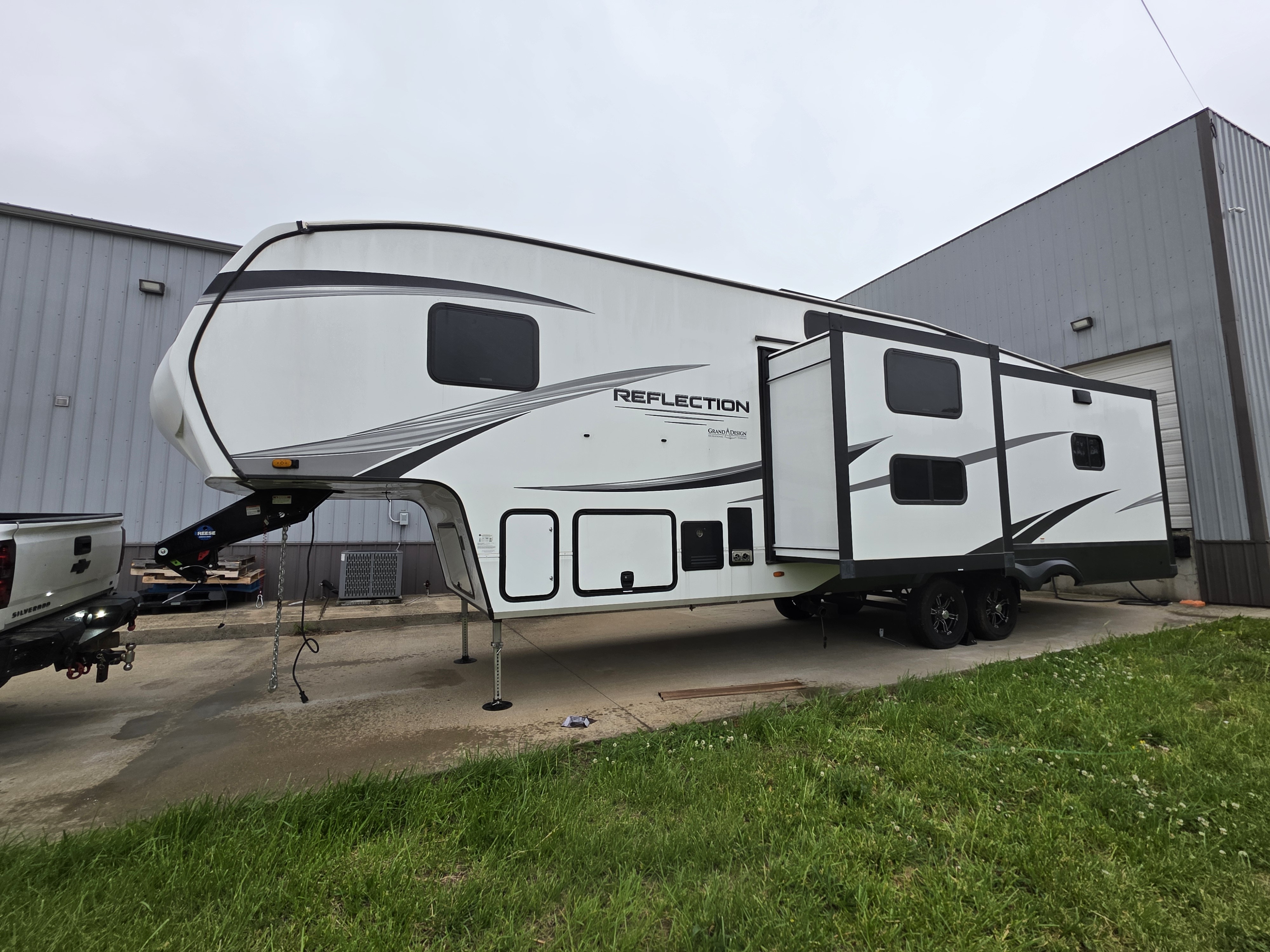 2024 Grand Design REFLECTION 324MBS RV