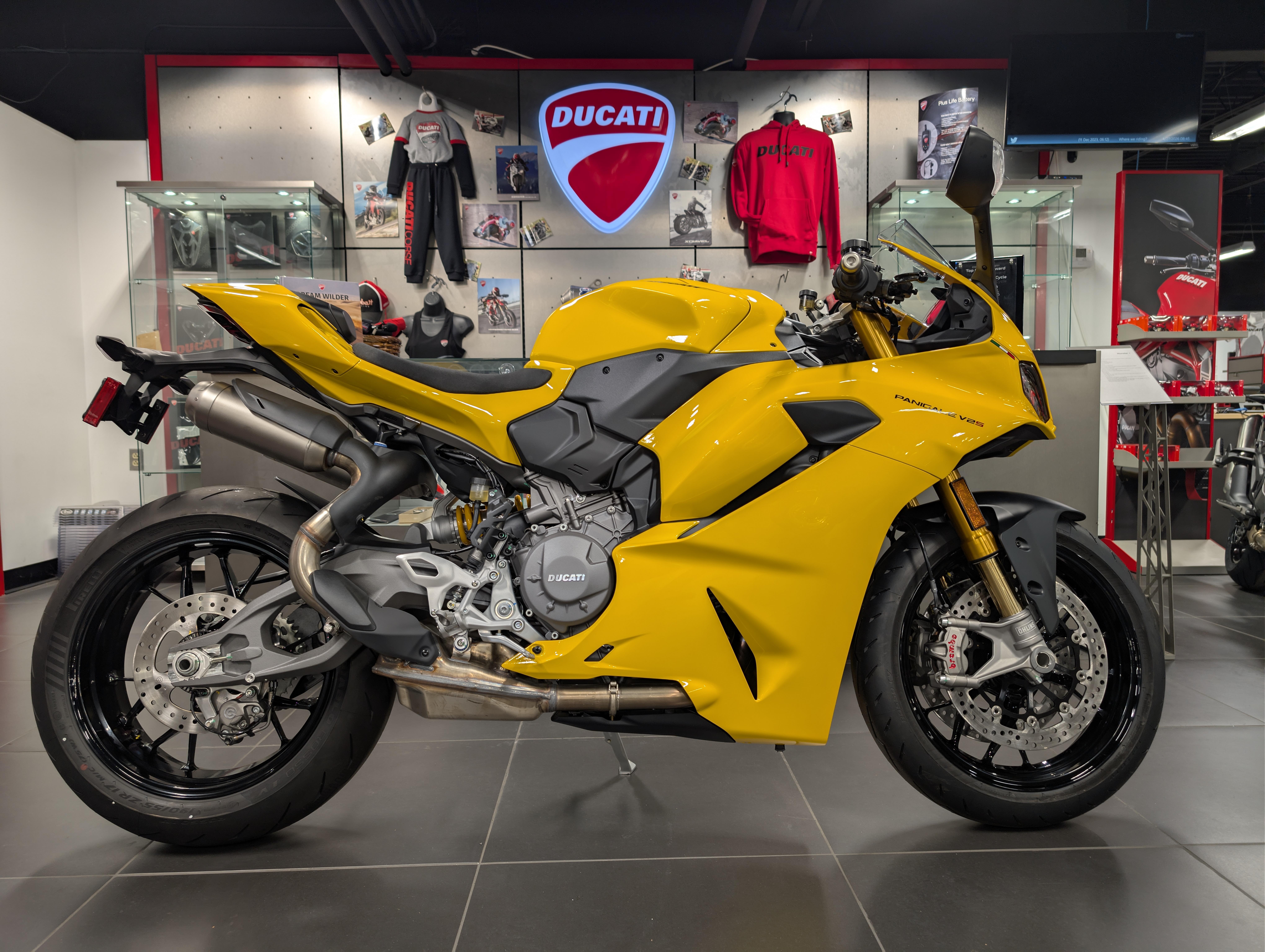 2027 Ducati PANIGALE V2S V2 in Metuchen, NJ