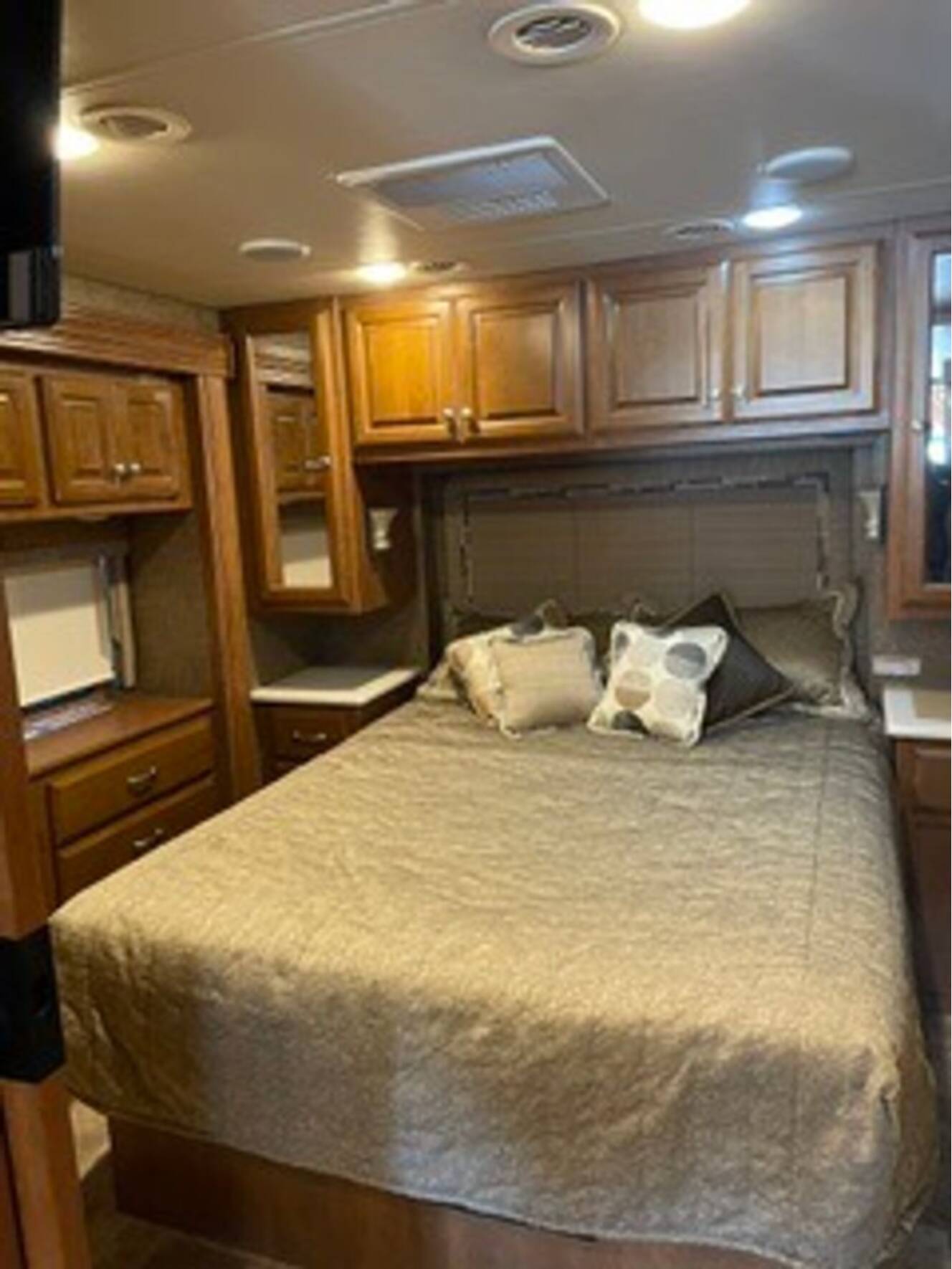 A photo of this 2014 Thor Motor Coach Palazzo 33.2
