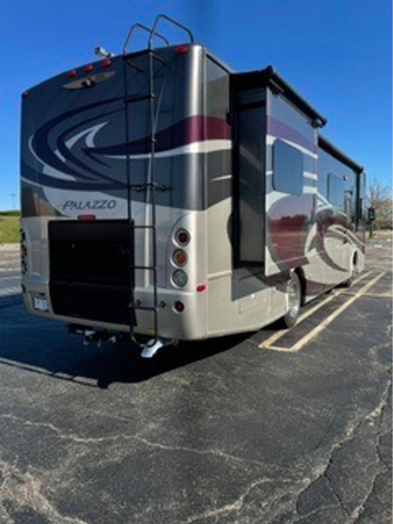 A photo of this 2014 Thor Motor Coach Palazzo 33.2