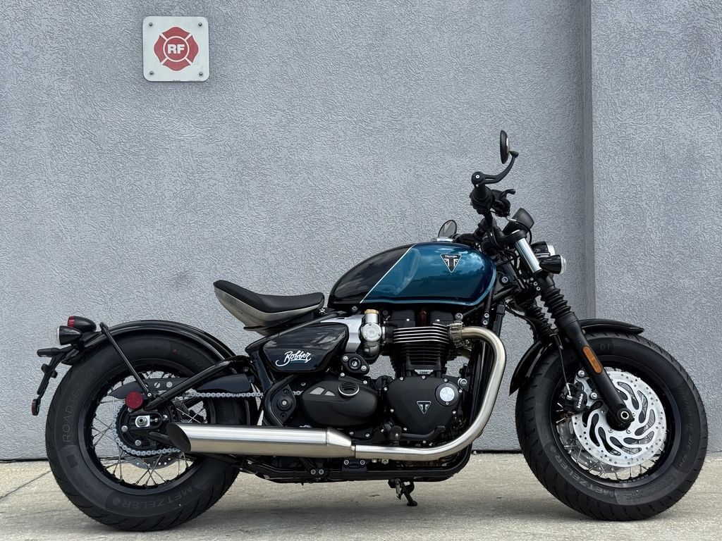 2026 Triumph Bonneville Bobber Interstellar Blue BASE in Cocoa, FL
