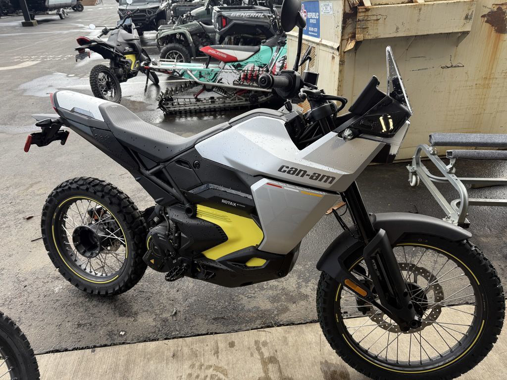 2025 Can-Am Origin White BASE in Sublimity, OR