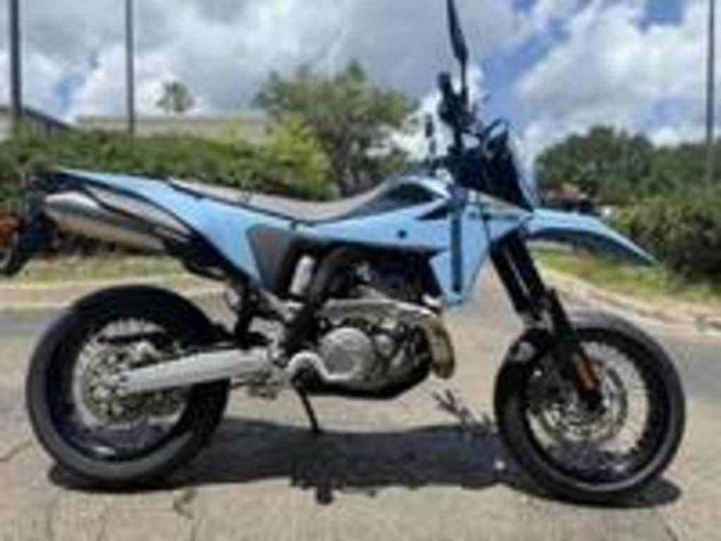 2025 Suzuki DR-Z 4SM BASE in Daytona Beach, FL