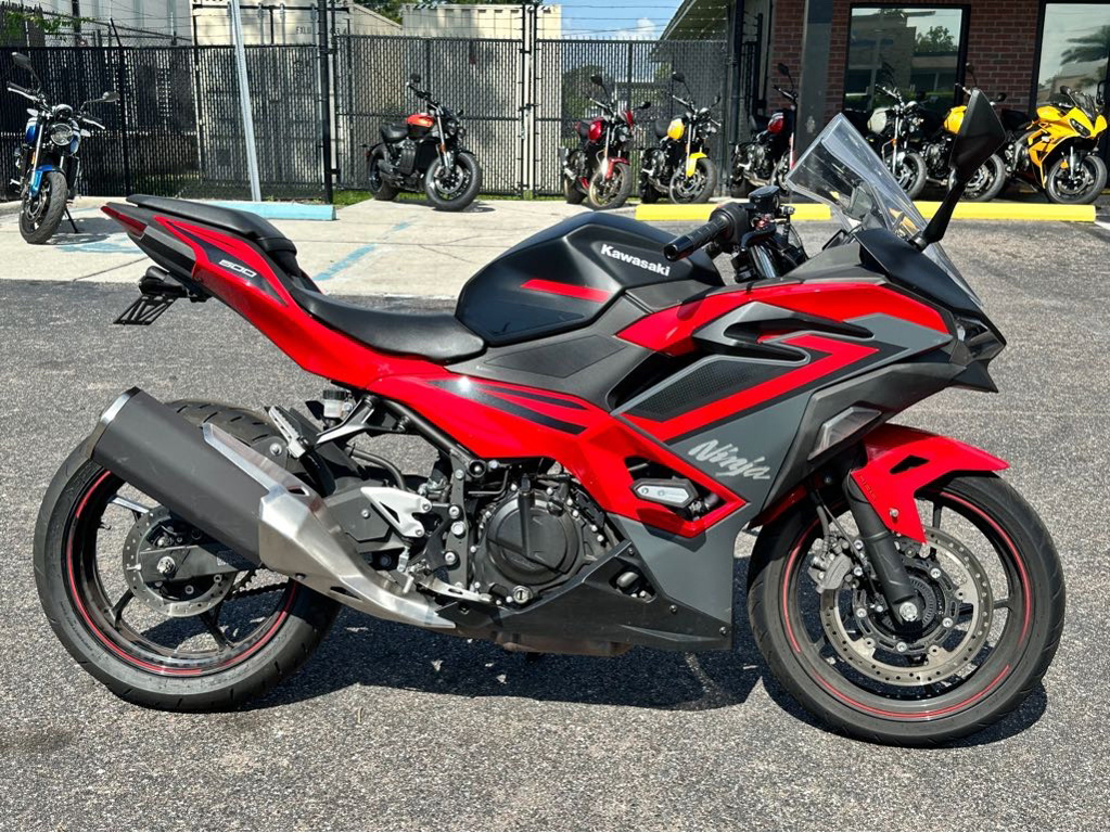 2025 Kawasaki Ninja 500 SE ABS SE ABS in Tampa, FL