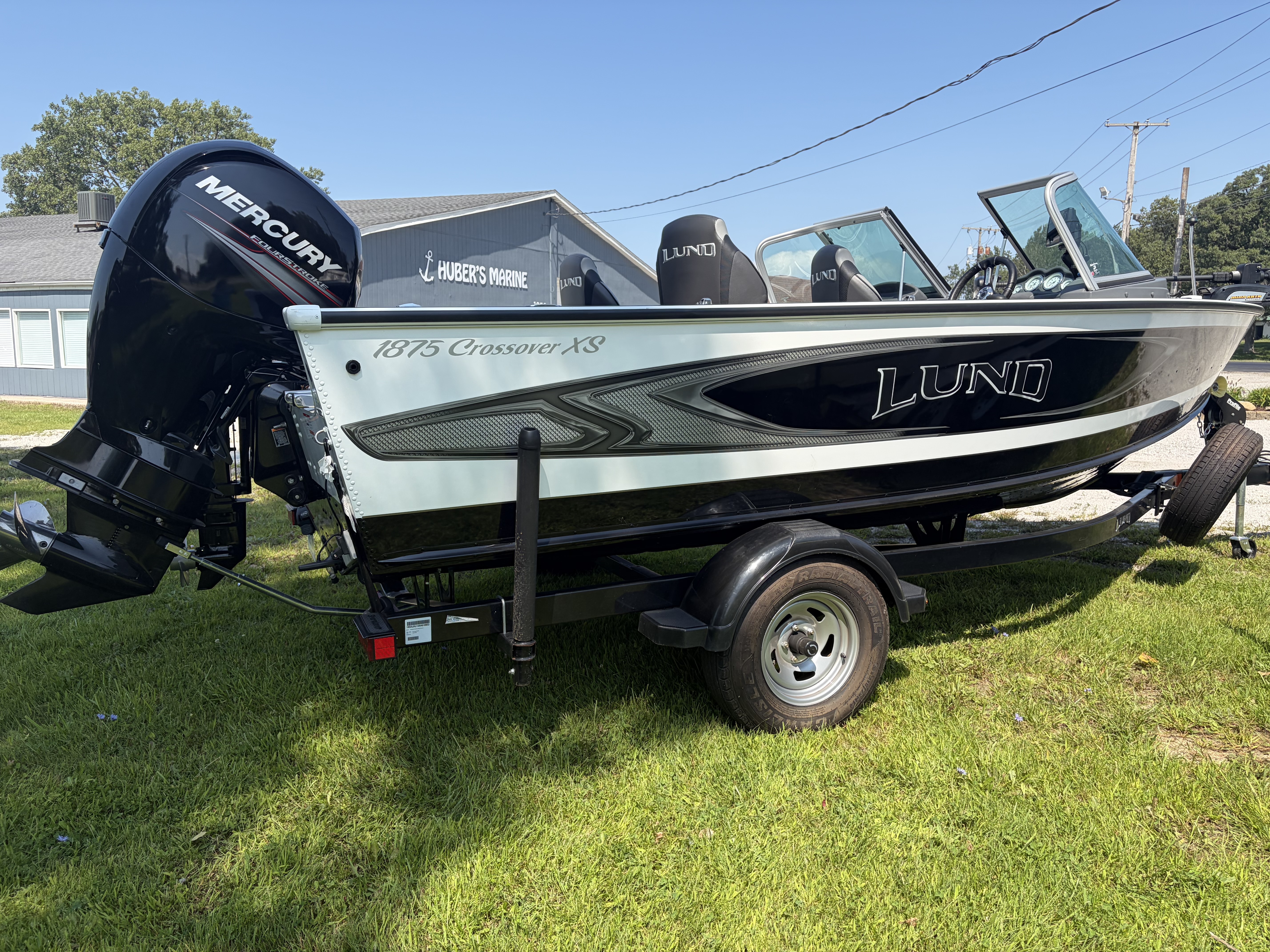 2017 Lund 1875 Crossover XS in la porte IN