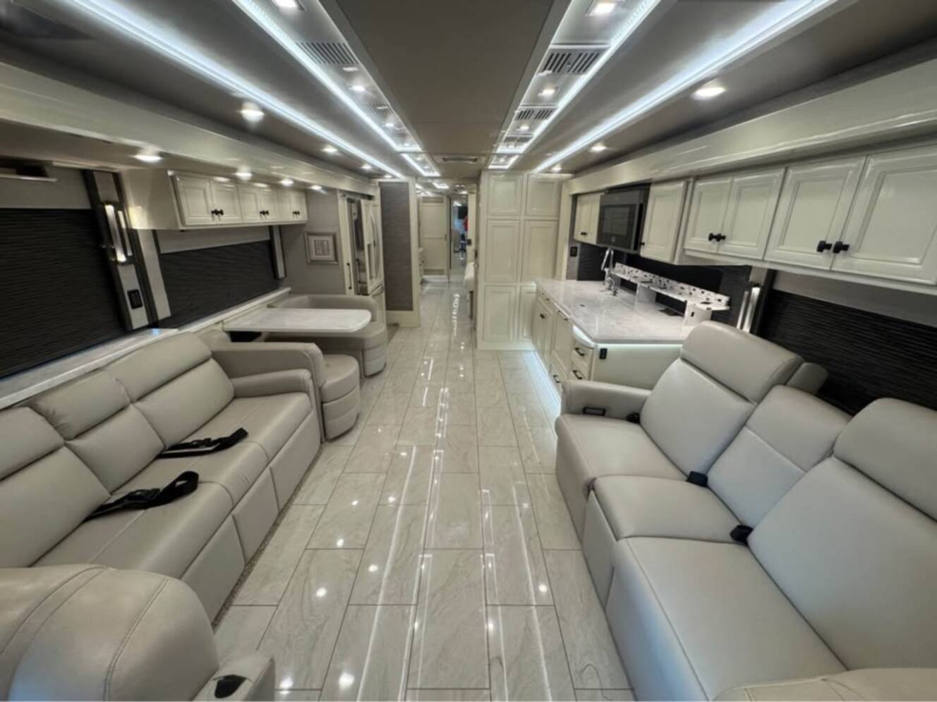 A photo of this 2022 Tiffin Motorhomes Allegro Bus 40 IP