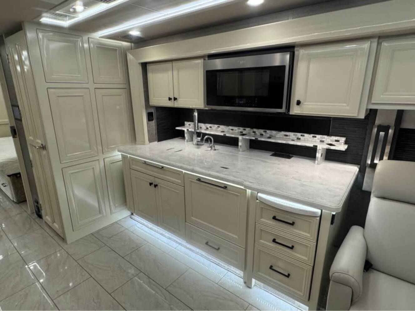 A photo of this 2022 Tiffin Motorhomes Allegro Bus 40 IP