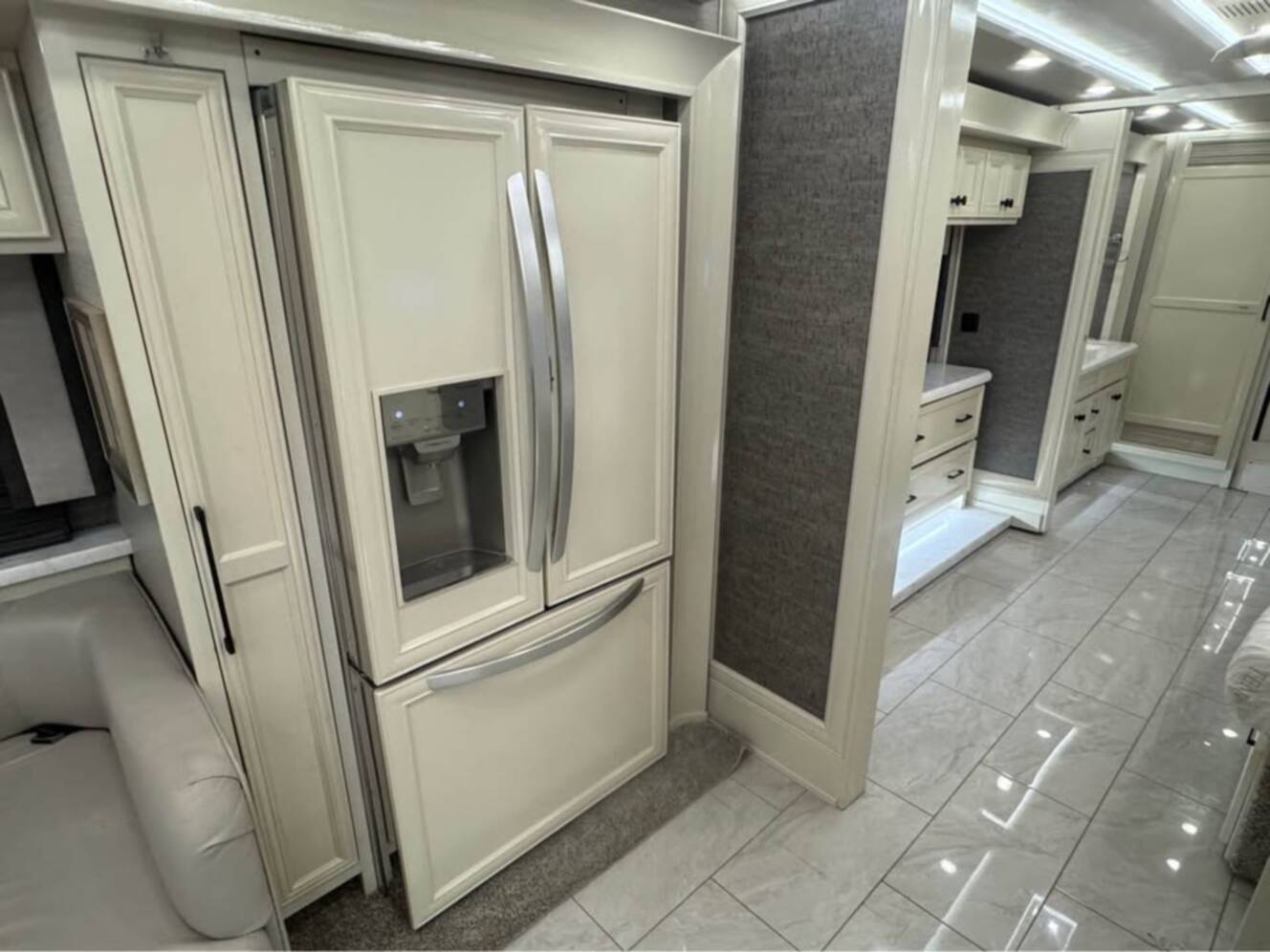 A photo of this 2022 Tiffin Motorhomes Allegro Bus 40 IP