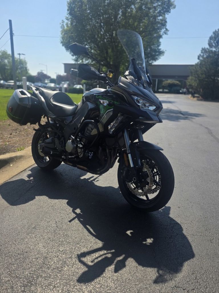 2022 Kawasaki Versys® 1000 SE LT+ 1000 SE LT+ in Carol Stream, IL