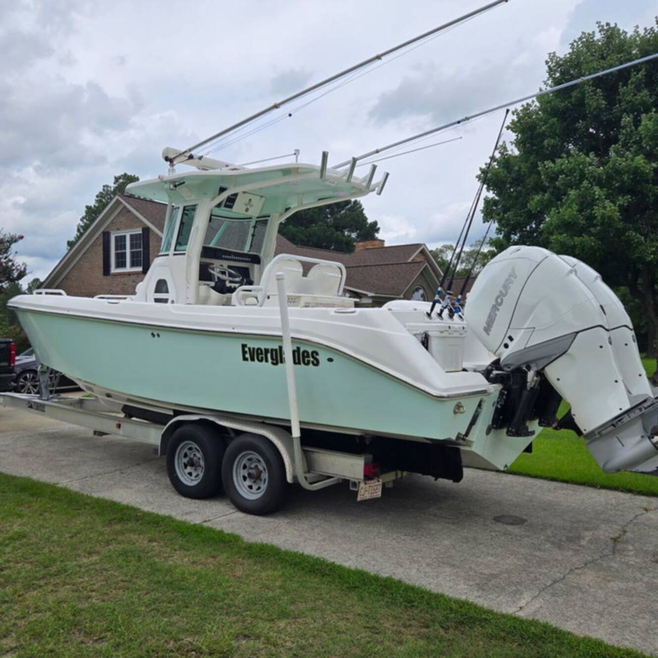 A photo of this 2006 Everglades 260cc