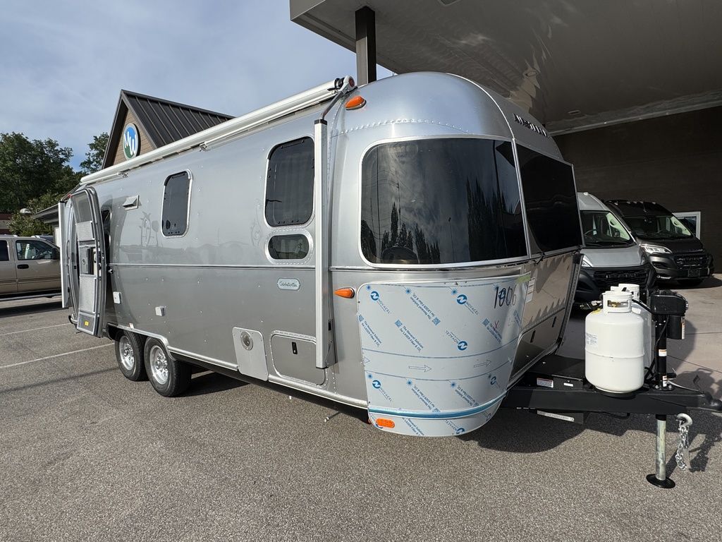 2027 Airstream Globetrotter® 25FB in lorain OH