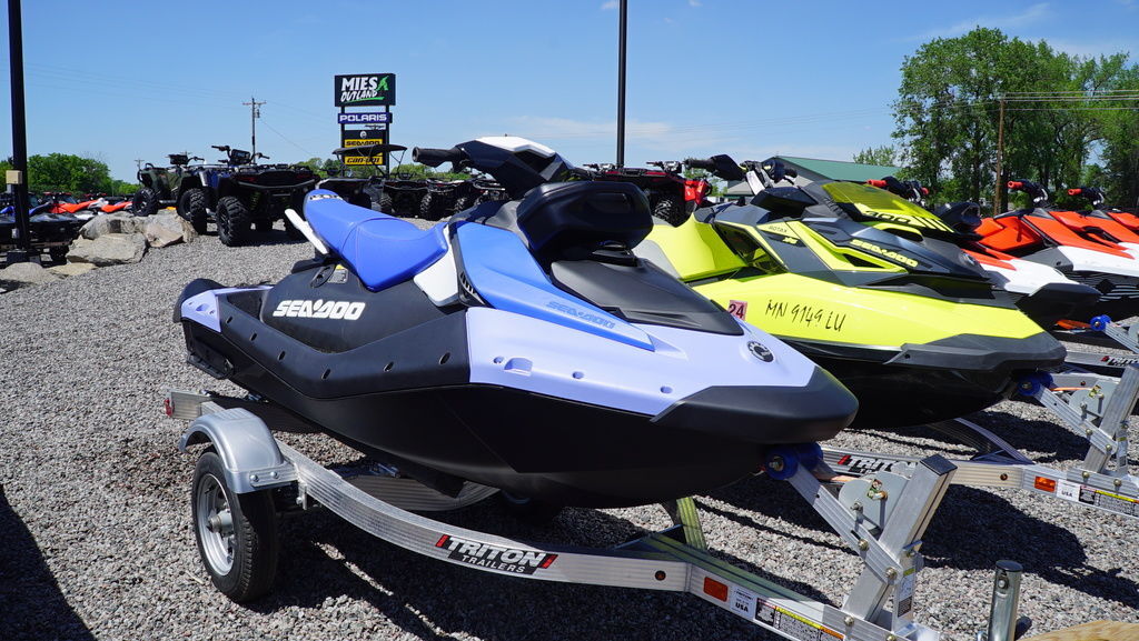 2026 Sea-Doo Spark for 3 Rotax® 900 ACE - 90 CONV with IBR an Three Seater PWC boat