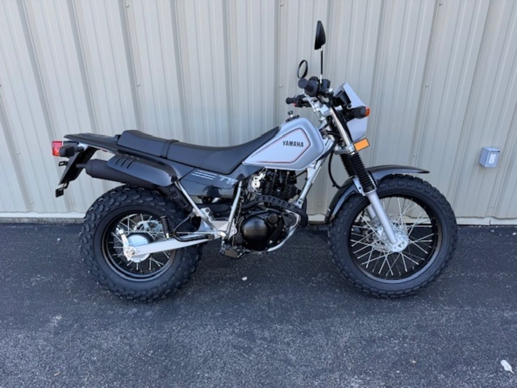 2027 Yamaha TW200 200 in Bridgeport, WV