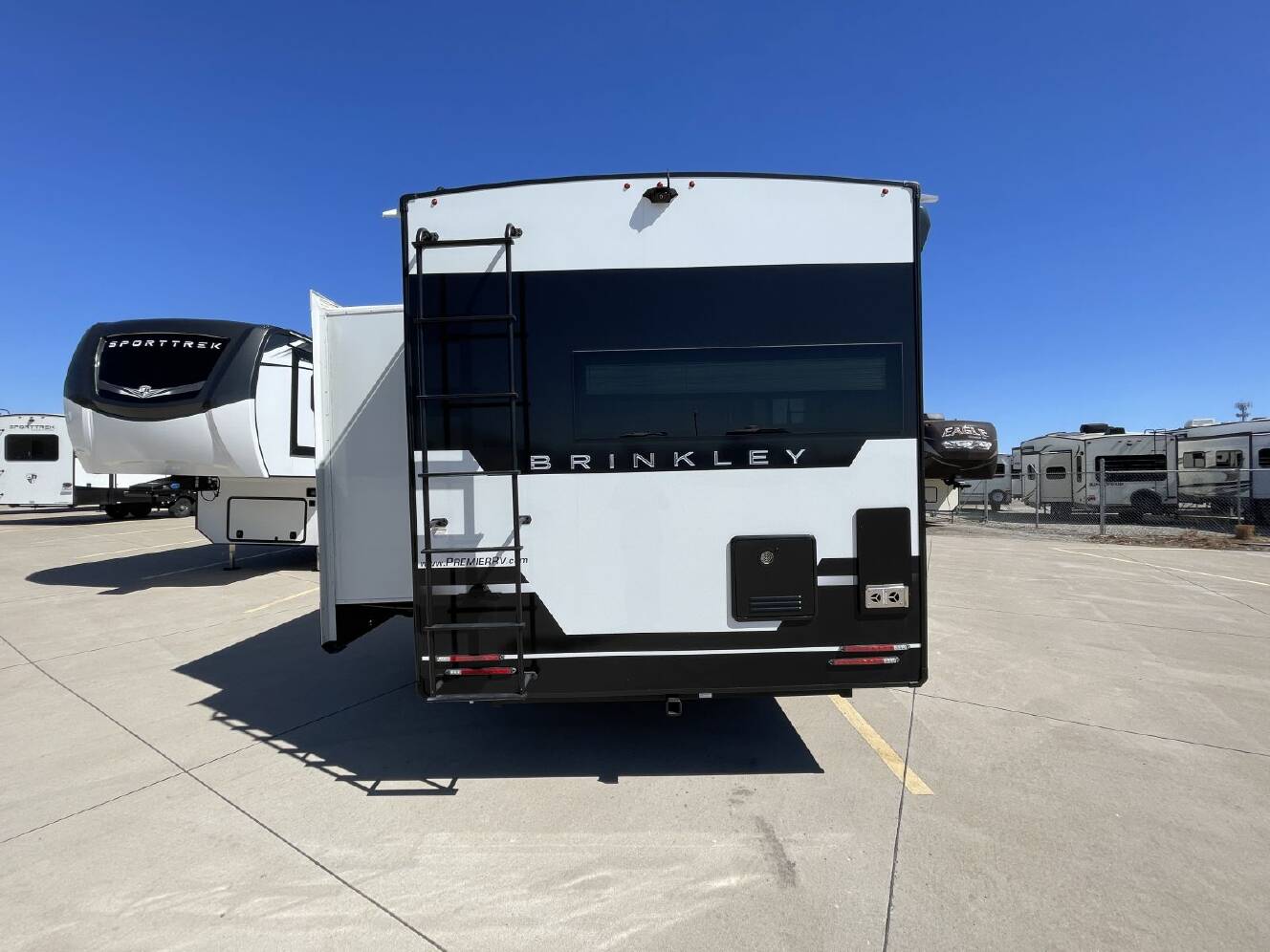 A photo of this 2025 Brinkley Rv MODEL I 275