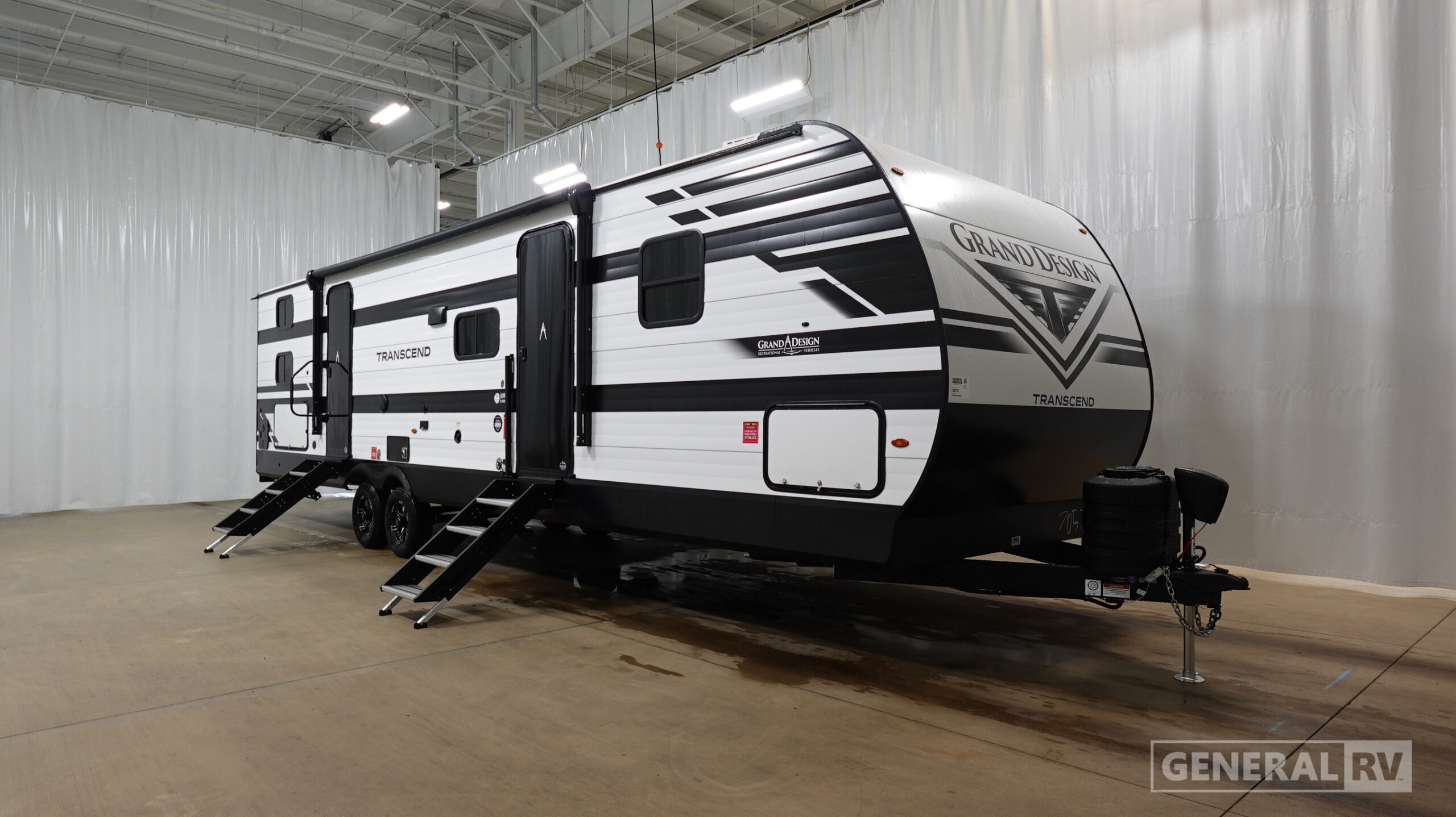 2027 Grand Design TRANSCEND 325BHT in west chester PA