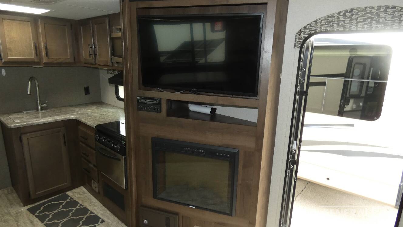 A photo of this 2019 Kz CONNECT C261RLK
