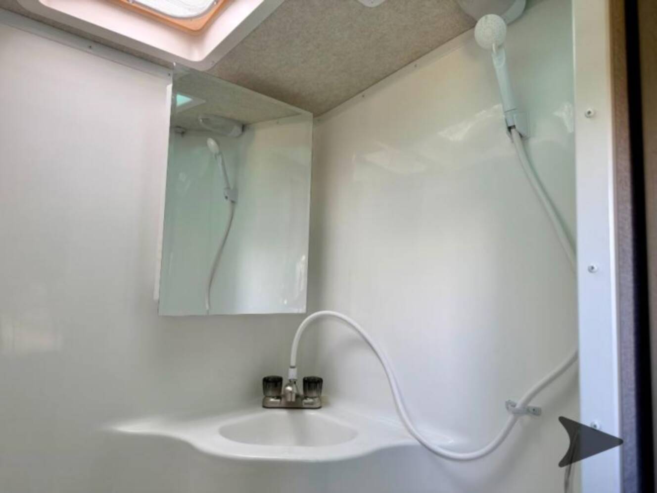 A photo of this 2027 Northwood Arctic Fox 990