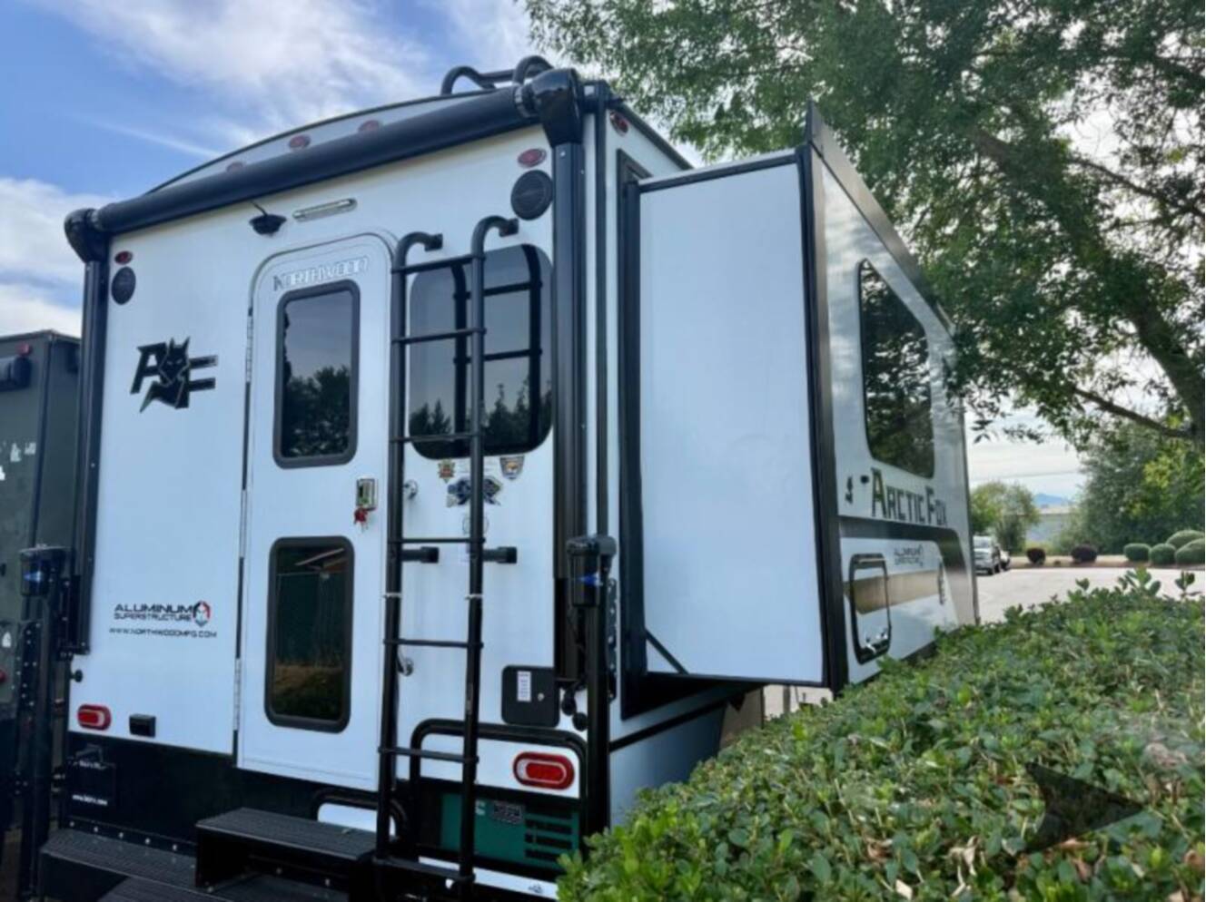 A photo of this 2027 Northwood Arctic Fox 990