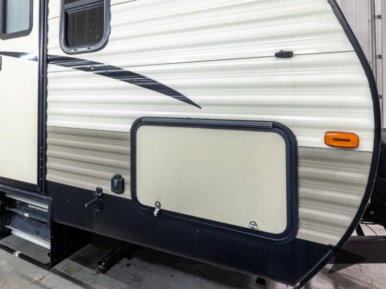 A photo of this 2018 Kz Sportsmen 281RL