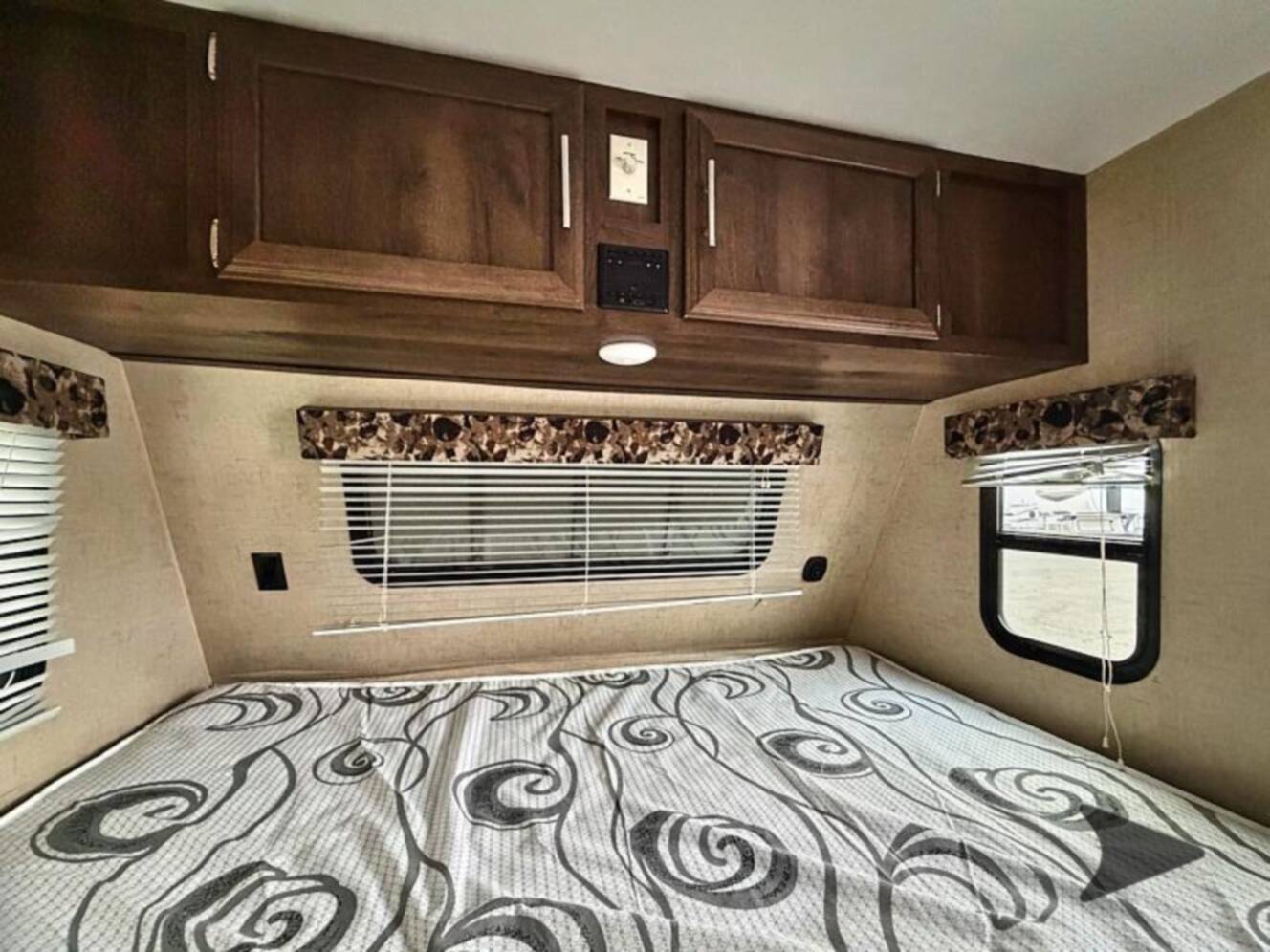 A photo of this 2018 Kz Sportsmen 180BH