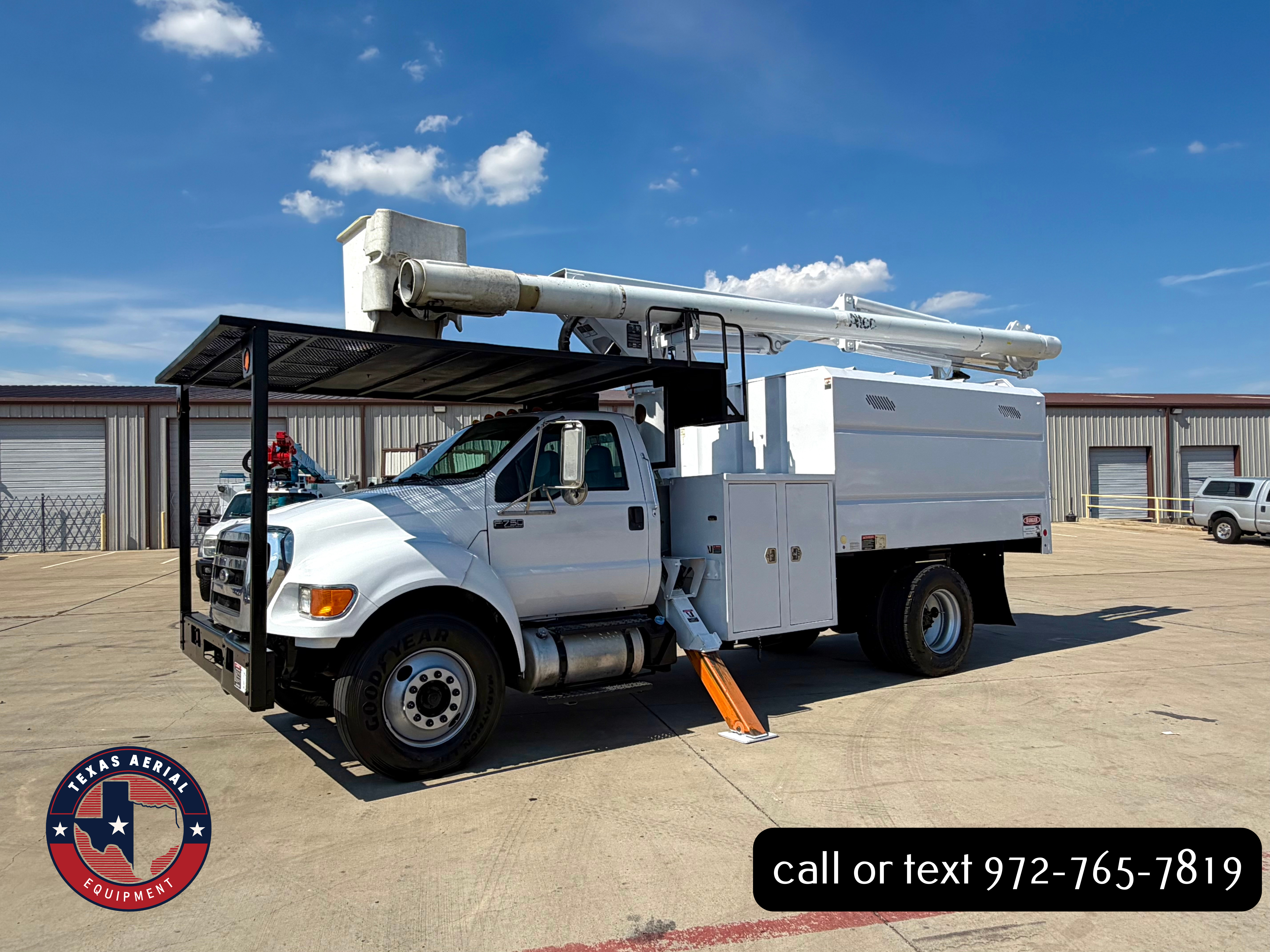2013 FORD F750 SD DIESEL STRAIGHT FRAME in Fort Worth, TX