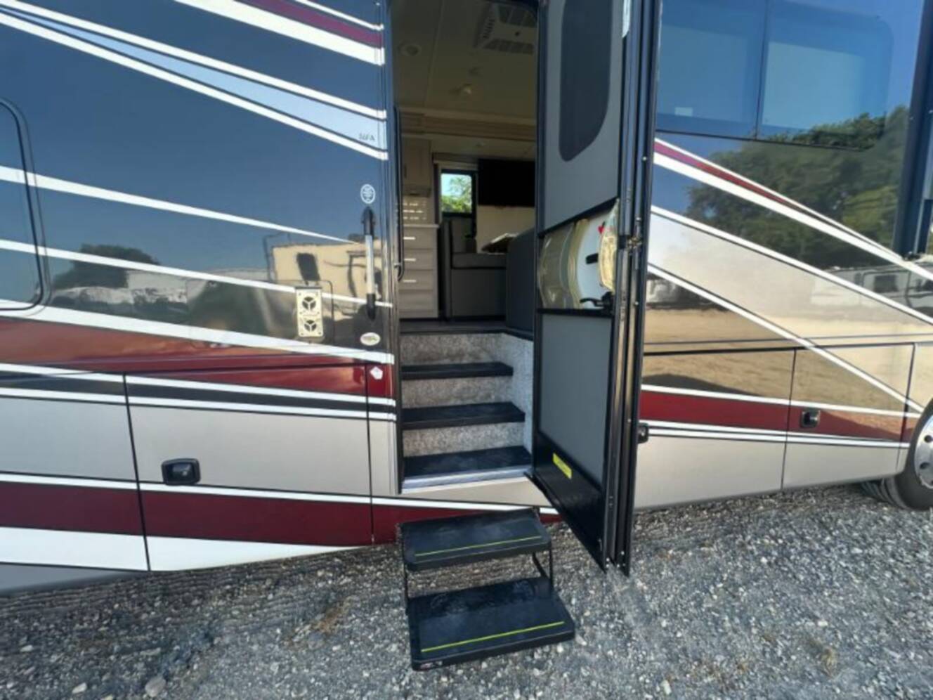 A photo of this 2024 Thor Motor Coach Challenger 36FA