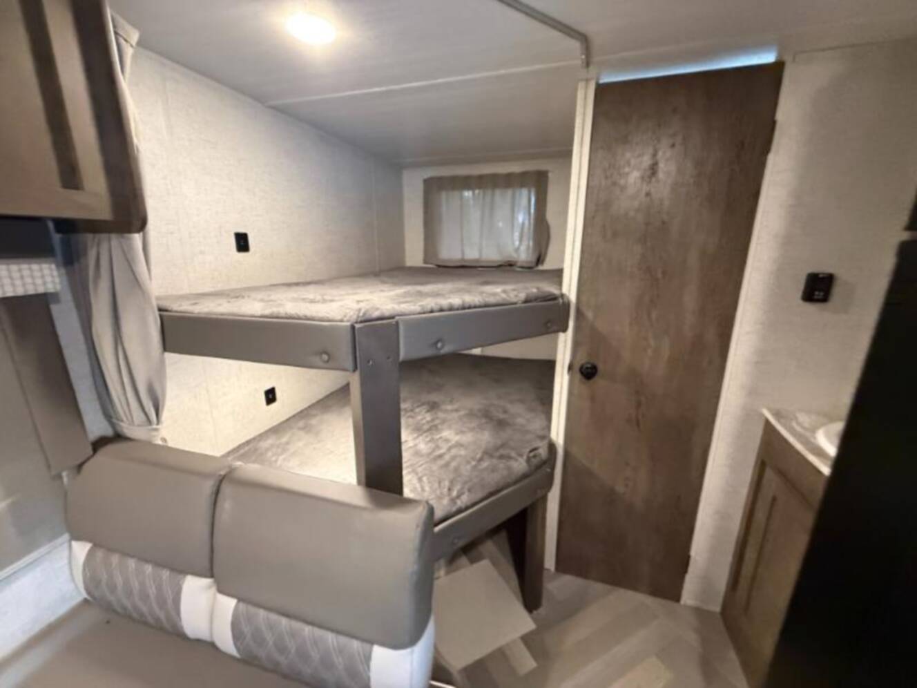 A photo of this 2021 Forest River Salem Cruise Lite 261BHXL