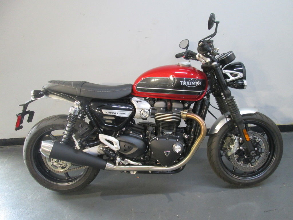 2020 Triumph Speed Twin 1200 Korosi Red/Storm Grey BASE in Lewis Center, OH