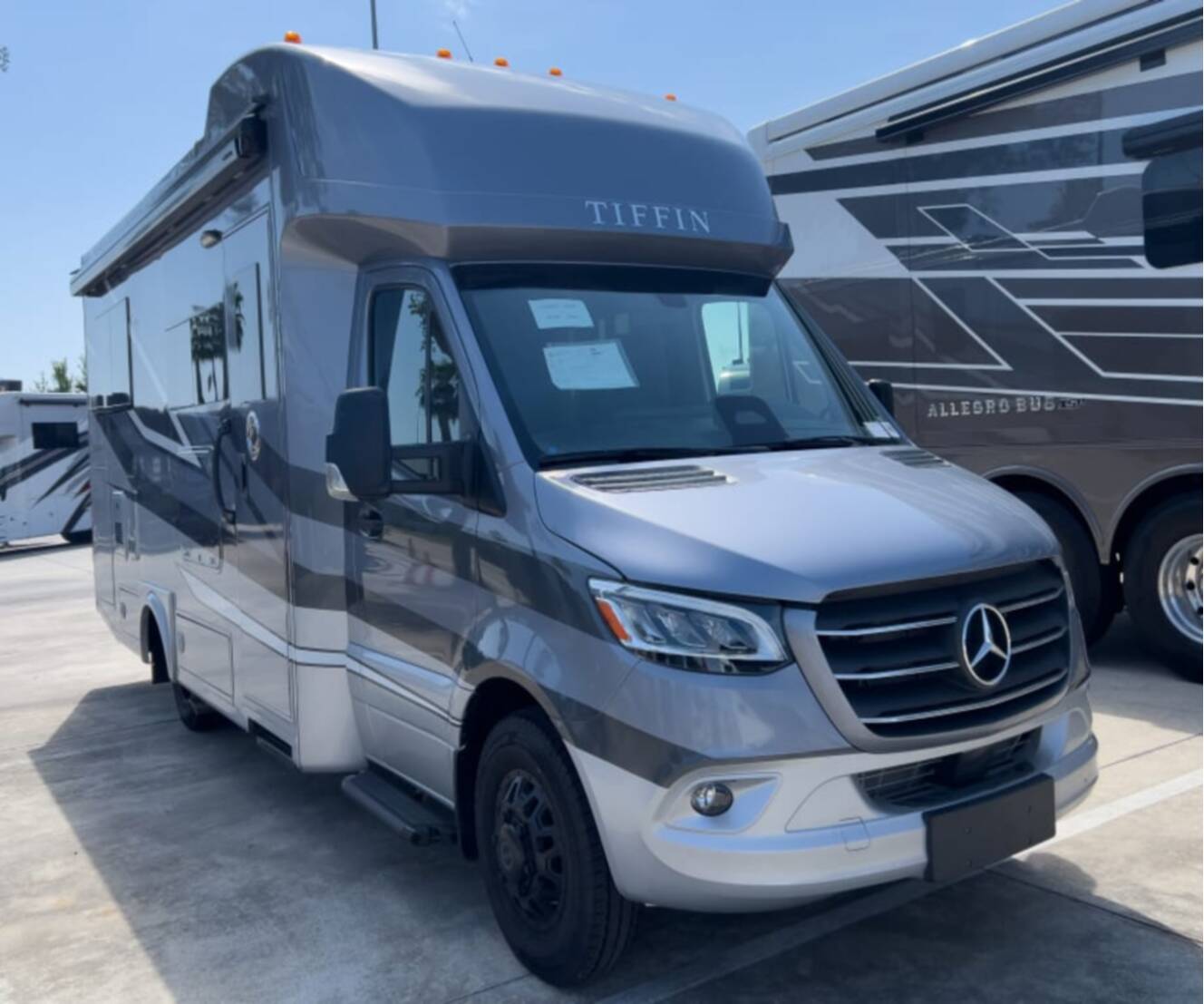 A photo of this 2027 Tiffin WAYFARER 25XLW