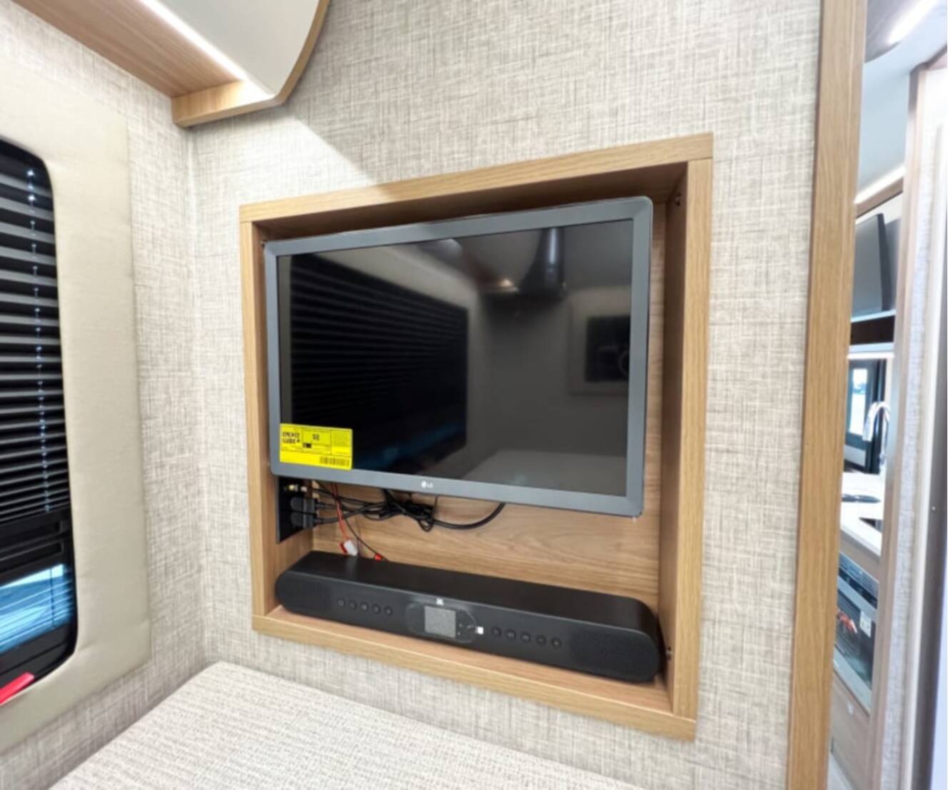 A photo of this 2027 Tiffin WAYFARER 25XLW