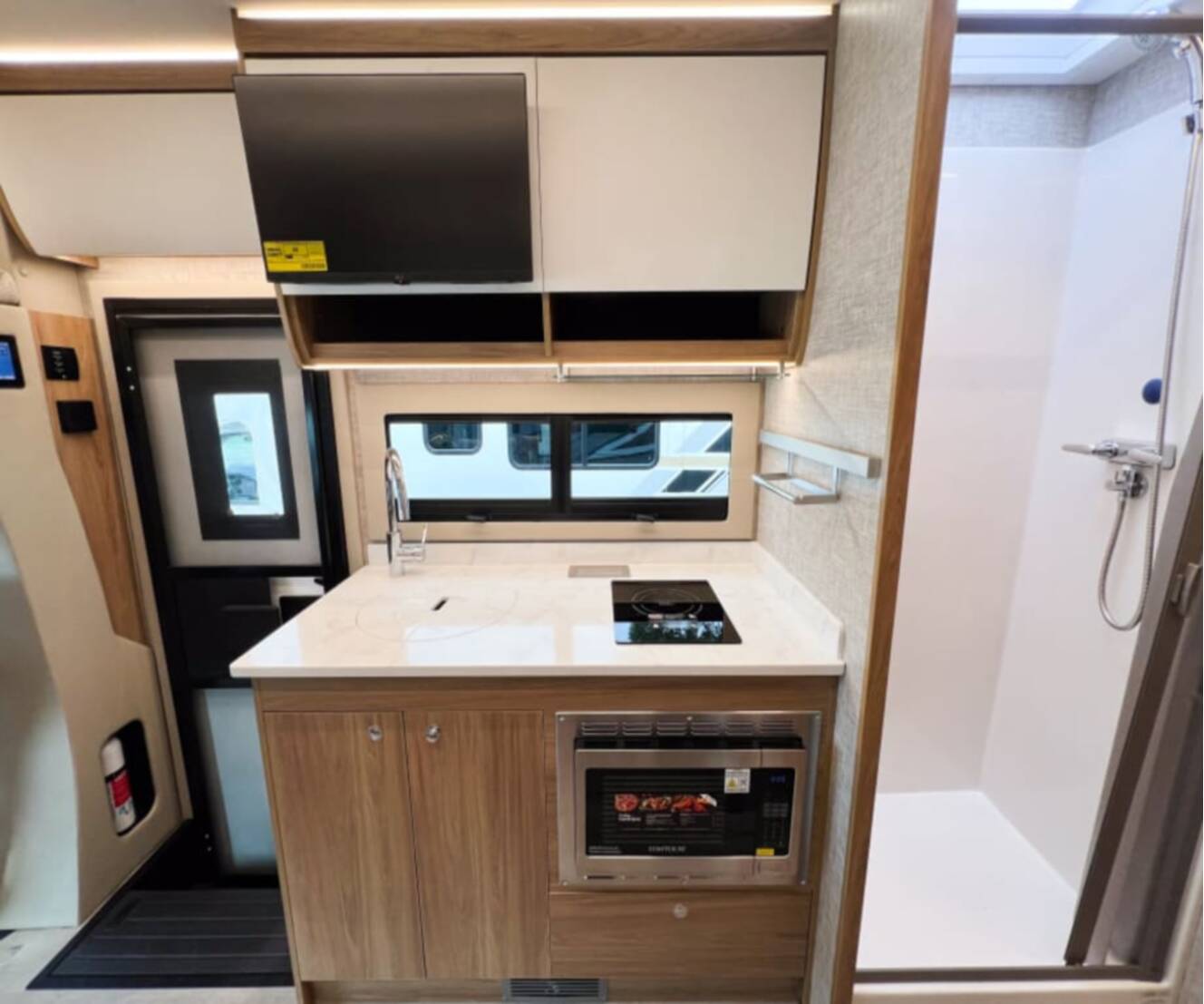 A photo of this 2027 Tiffin WAYFARER 25XLW